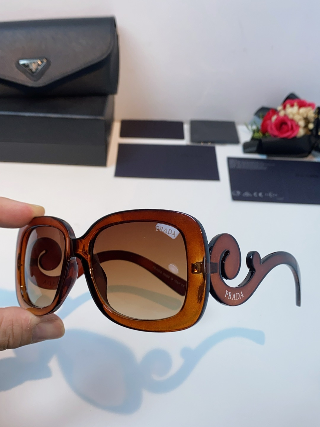 Prada普拉达 云朵 2025新款跨境方框时髦玩味质感纹路炫酷眼镜ins墨镜小红书太阳镜