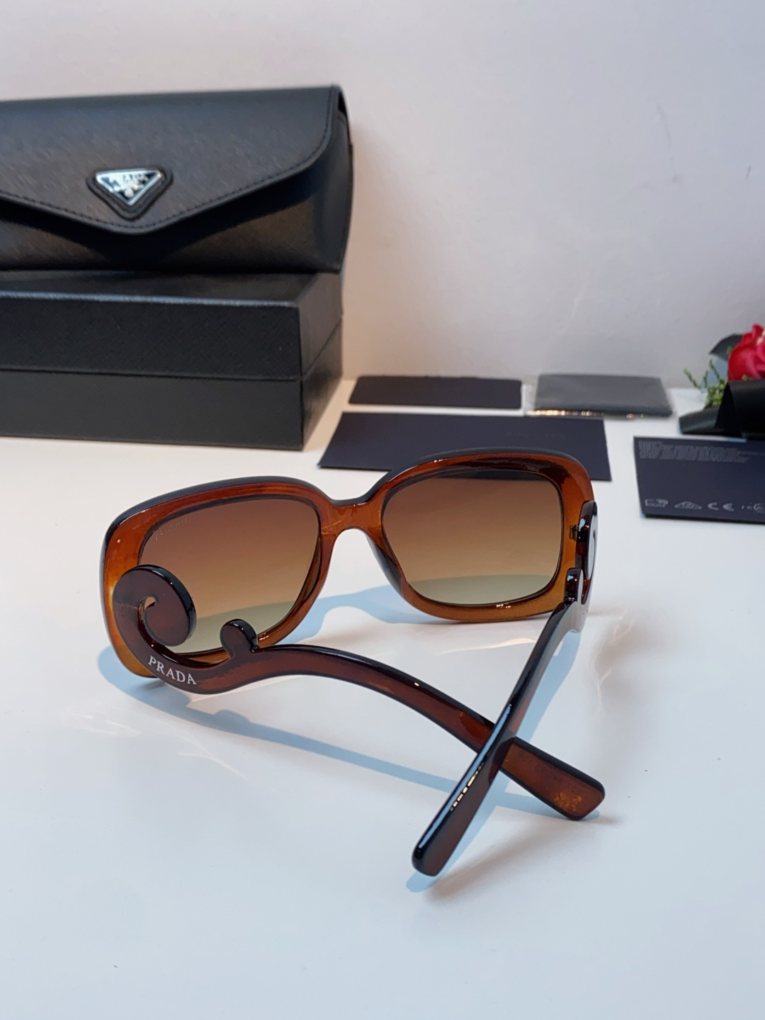 Prada普拉达 云朵 2025新款跨境方框时髦玩味质感纹路炫酷眼镜ins墨镜小红书太阳镜