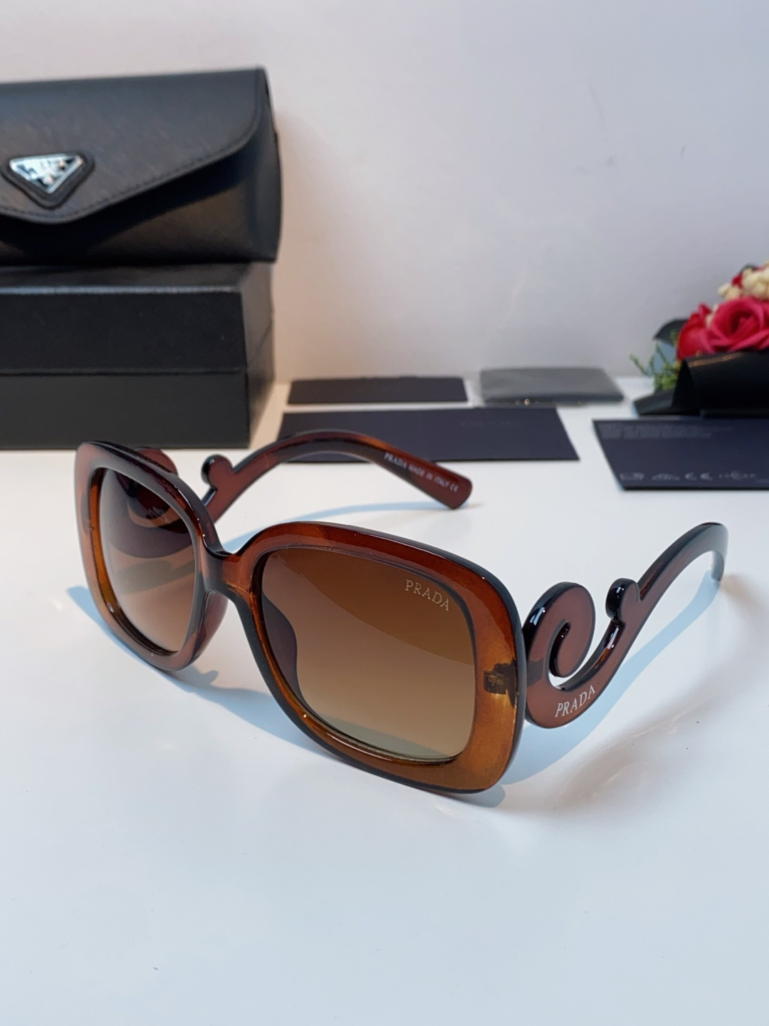 Prada普拉达 云朵 2025新款跨境方框时髦玩味质感纹路炫酷眼镜ins墨镜小红书太阳镜