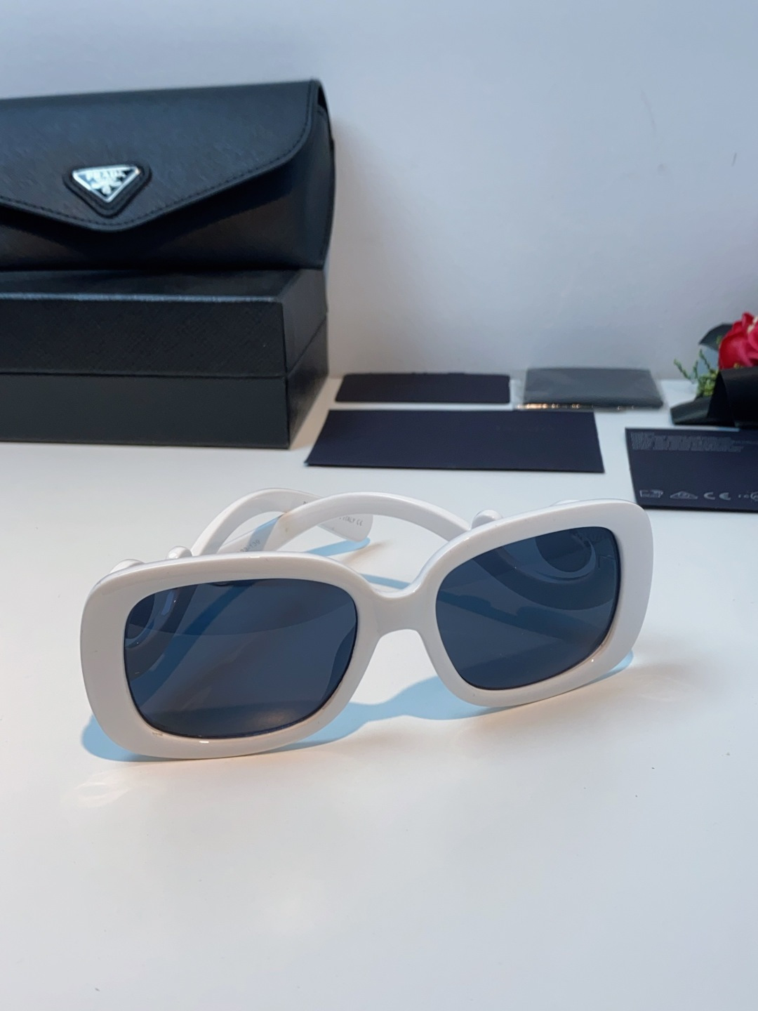 Prada普拉达 云朵 2025新款跨境方框时髦玩味质感纹路炫酷眼镜ins墨镜小红书太阳镜