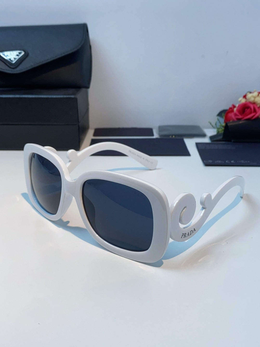 Prada普拉达 云朵 2025新款跨境方框时髦玩味质感纹路炫酷眼镜ins墨镜小红书太阳镜