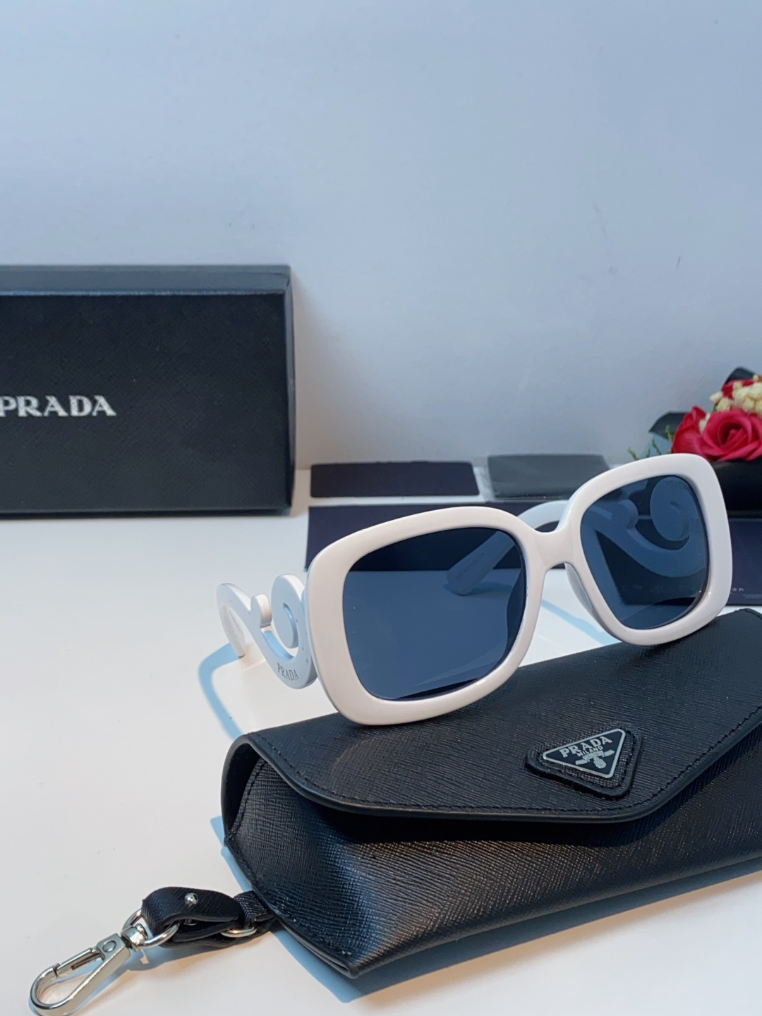 Prada普拉达 云朵 2025新款跨境方框时髦玩味质感纹路炫酷眼镜ins墨镜小红书太阳镜