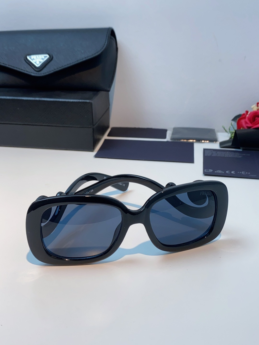 Prada普拉达 云朵 2025新款跨境方框时髦玩味质感纹路炫酷眼镜ins墨镜小红书太阳镜