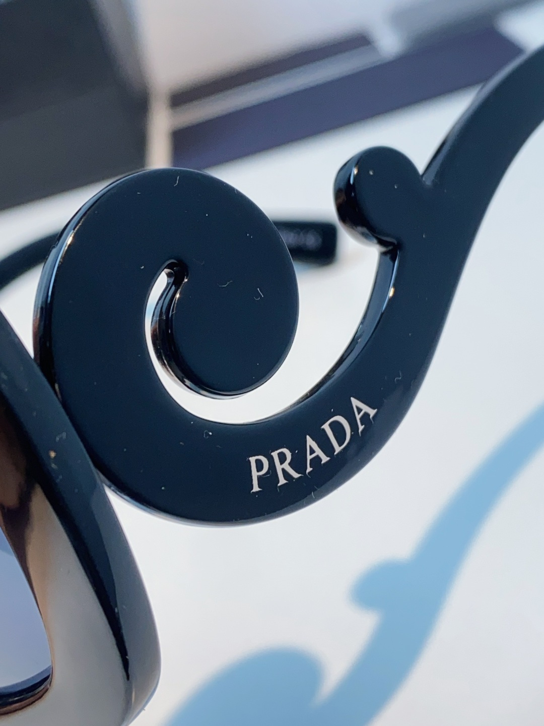 Prada普拉达 云朵 2025新款跨境方框时髦玩味质感纹路炫酷眼镜ins墨镜小红书太阳镜