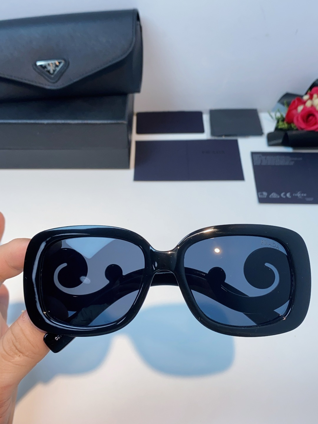 Prada普拉达 云朵 2025新款跨境方框时髦玩味质感纹路炫酷眼镜ins墨镜小红书太阳镜