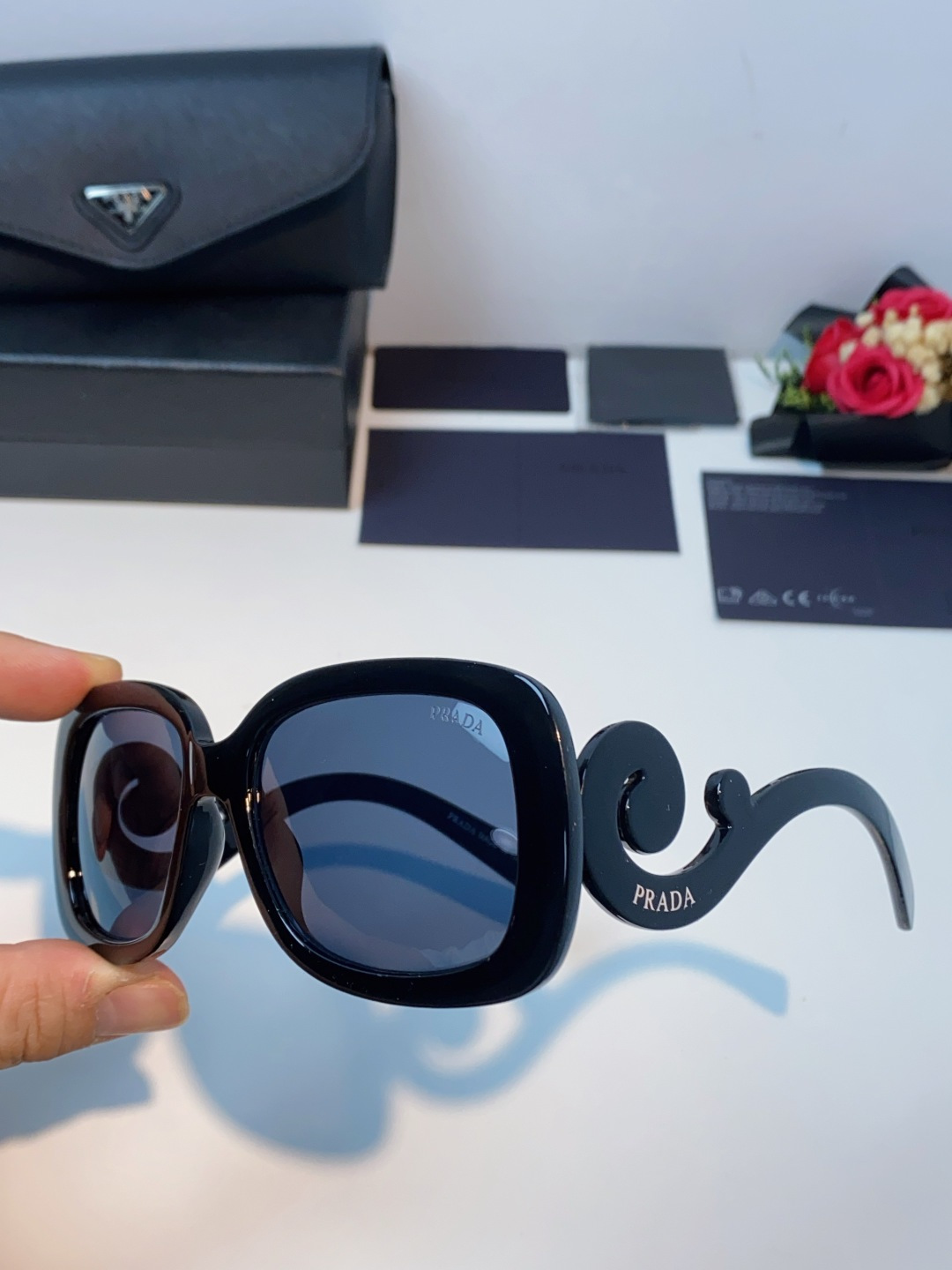 Prada普拉达 云朵 2025新款跨境方框时髦玩味质感纹路炫酷眼镜ins墨镜小红书太阳镜