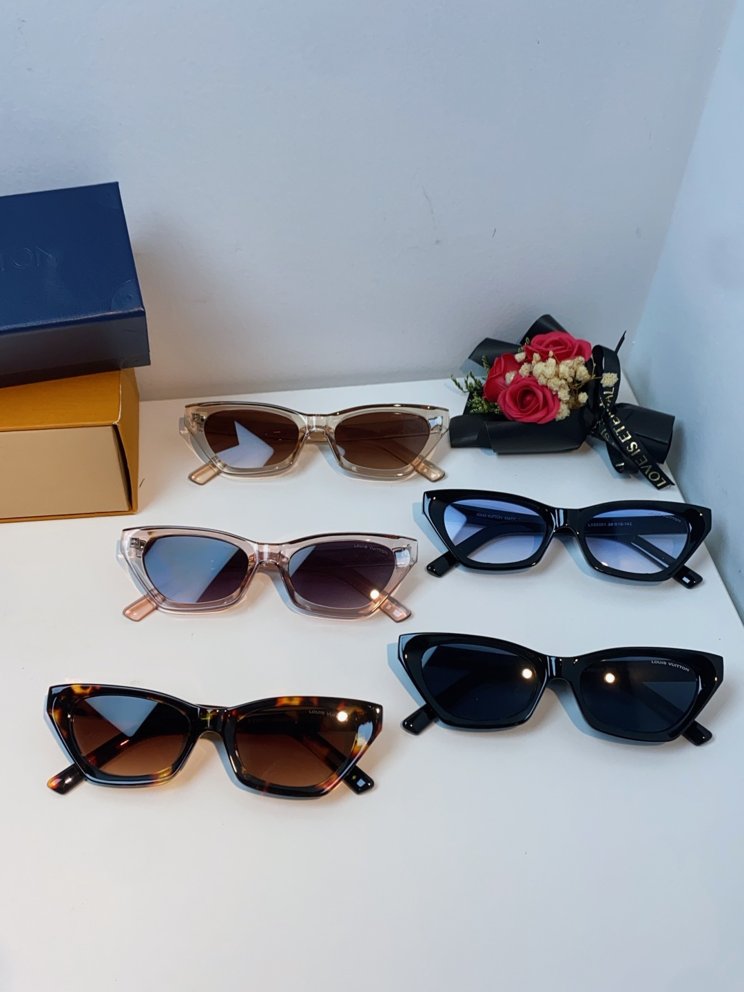 LouisVuitton路易威登 2025新款Lv太阳镜女猫眼前卫时尚修饰脸型女士防紫外线墨镜