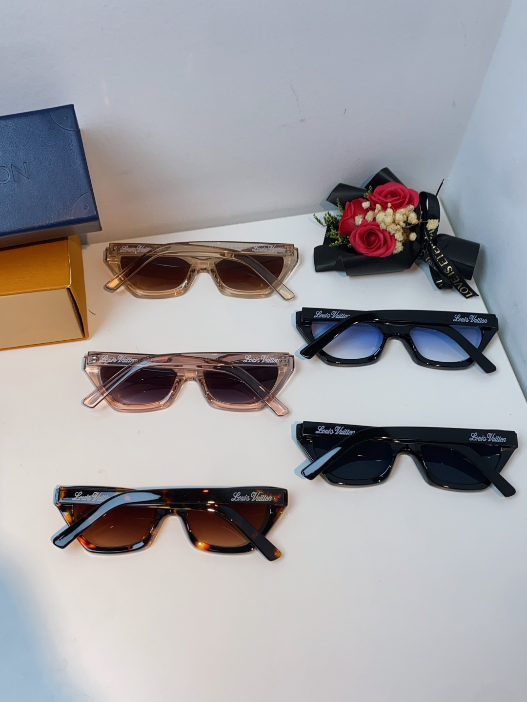 LouisVuitton路易威登 2025新款Lv太阳镜女猫眼前卫时尚修饰脸型女士防紫外线墨镜