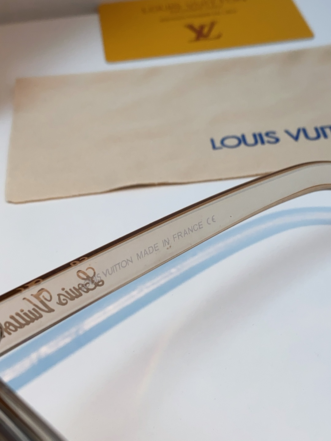 LouisVuitton路易威登 2025新款Lv太阳镜女猫眼前卫时尚修饰脸型女士防紫外线墨镜