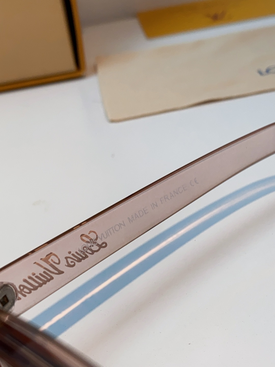 LouisVuitton路易威登 2025新款Lv太阳镜女猫眼前卫时尚修饰脸型女士防紫外线墨镜