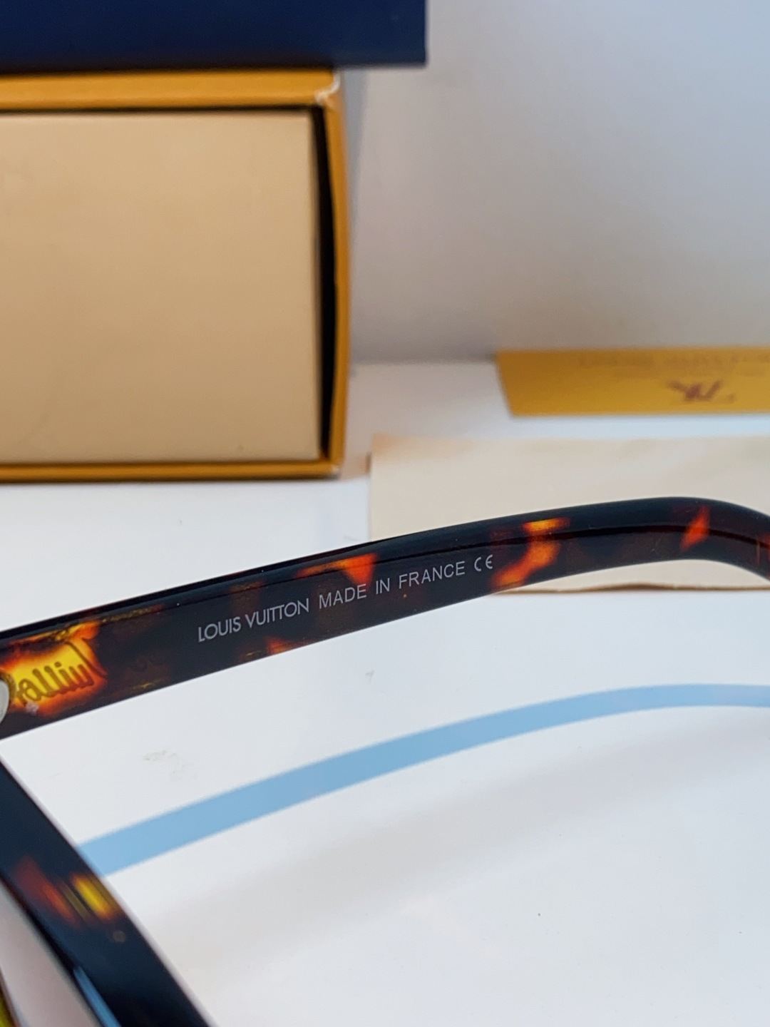 LouisVuitton路易威登 2025新款Lv太阳镜女猫眼前卫时尚修饰脸型女士防紫外线墨镜