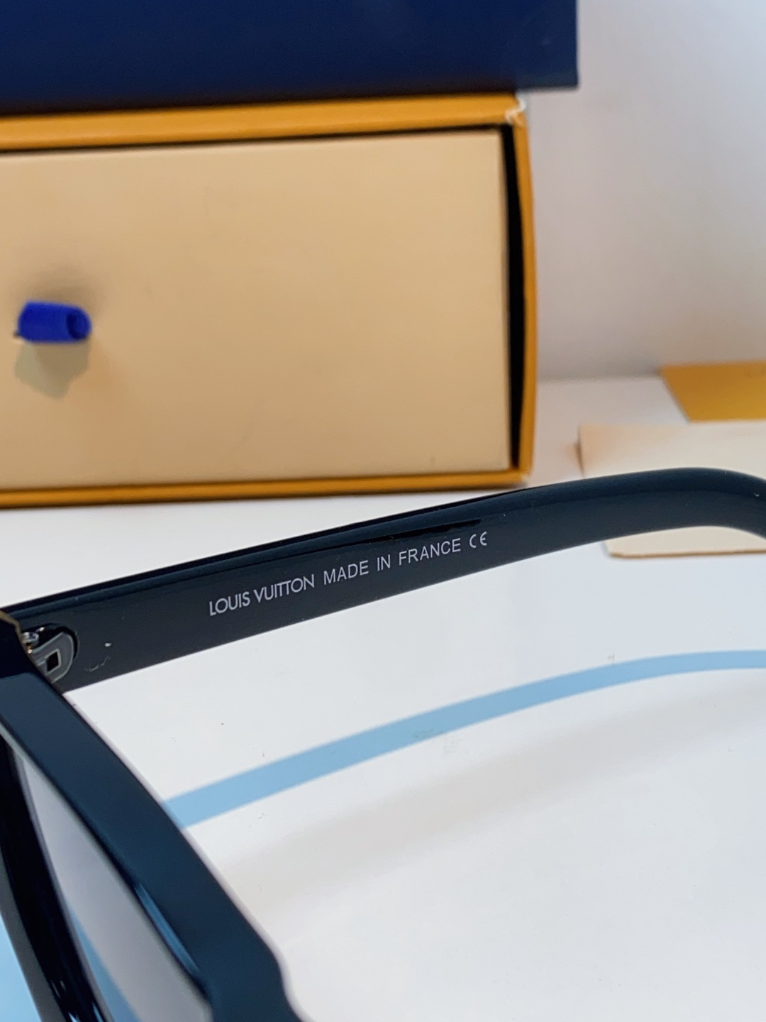 LouisVuitton路易威登 2025新款Lv太阳镜女猫眼前卫时尚修饰脸型女士防紫外线墨镜