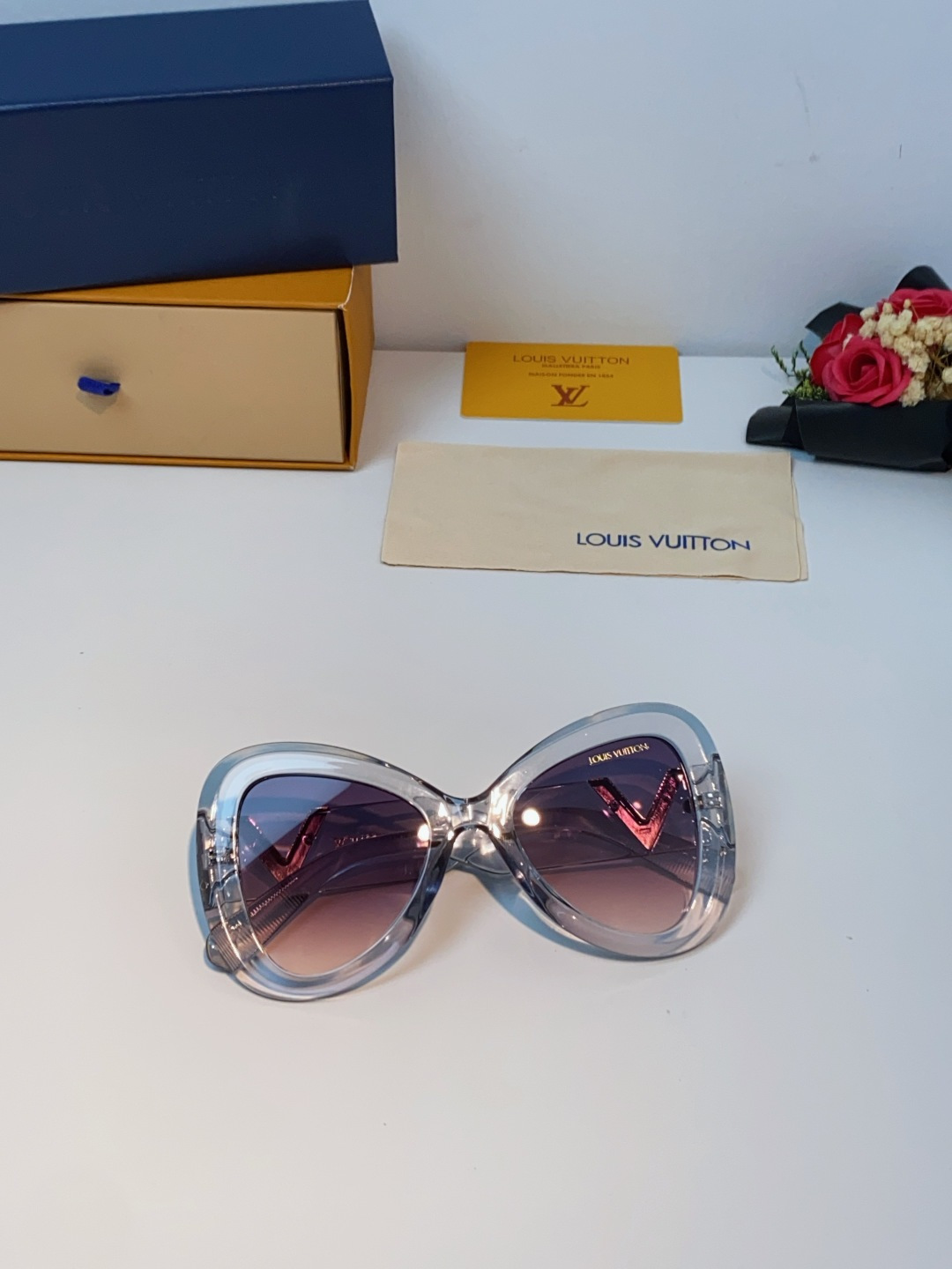 LOUIS VUITTON 路易威登 欧美复古大框蝶形缺口爱心太阳眼镜男女圆脸显瘦嘻哈蹦迪朋克墨镜 女士