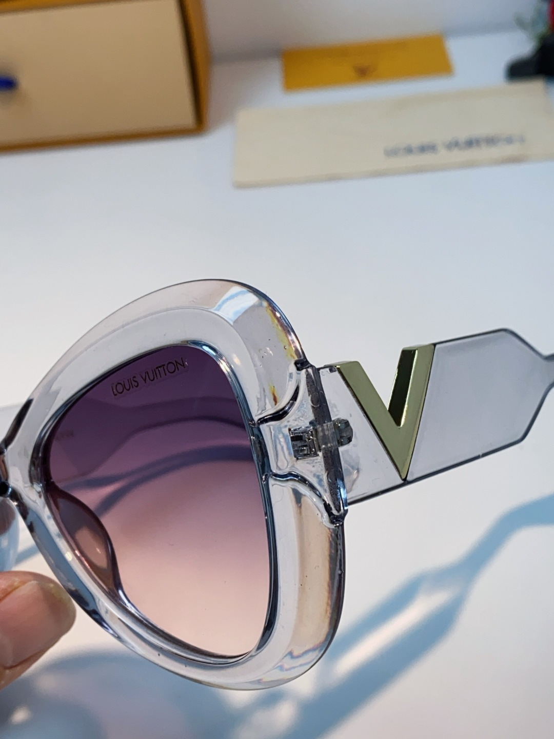 LOUIS VUITTON 路易威登 欧美复古大框蝶形缺口爱心太阳眼镜男女圆脸显瘦嘻哈蹦迪朋克墨镜 女士