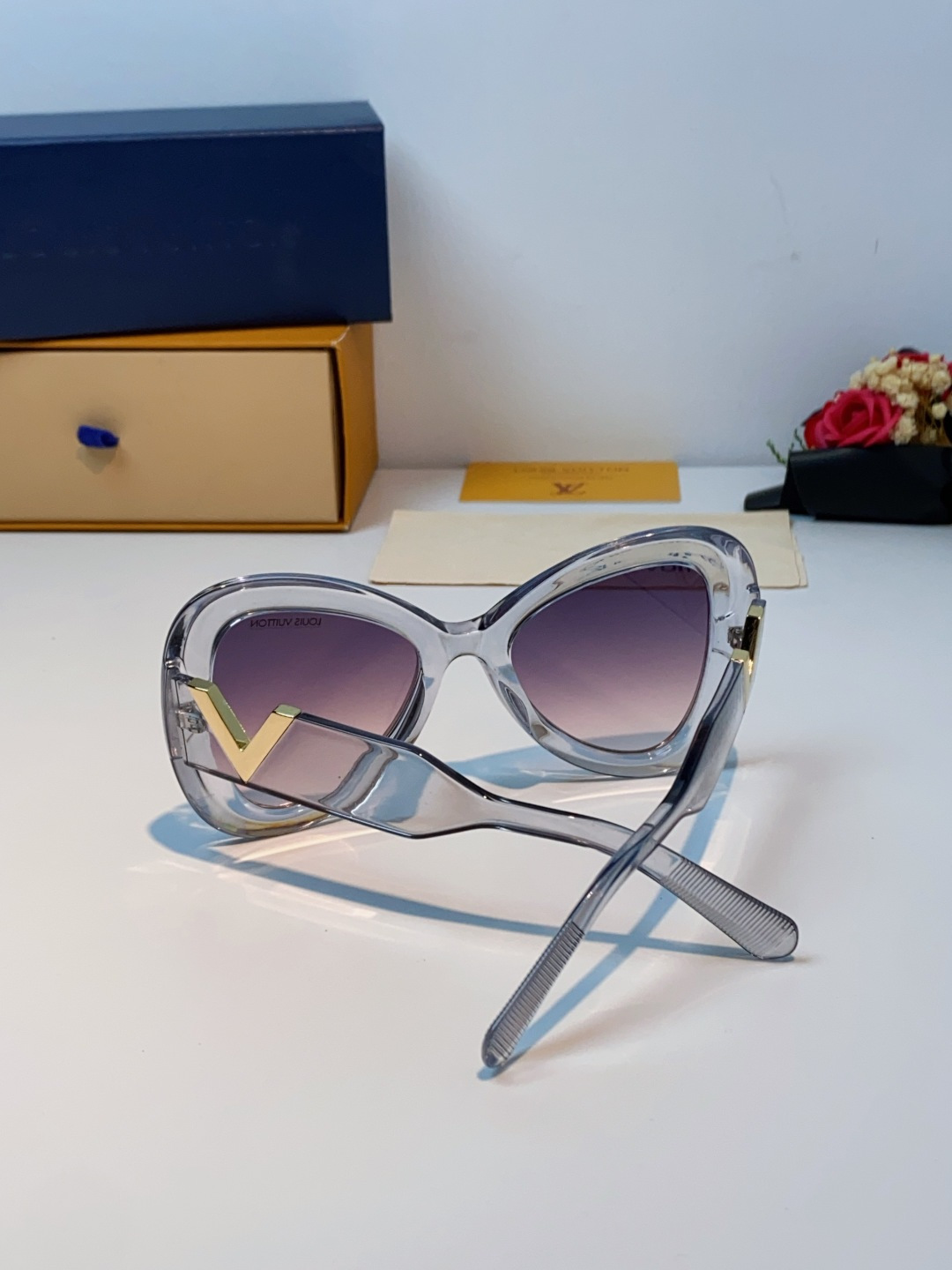 LOUIS VUITTON 路易威登 欧美复古大框蝶形缺口爱心太阳眼镜男女圆脸显瘦嘻哈蹦迪朋克墨镜 女士