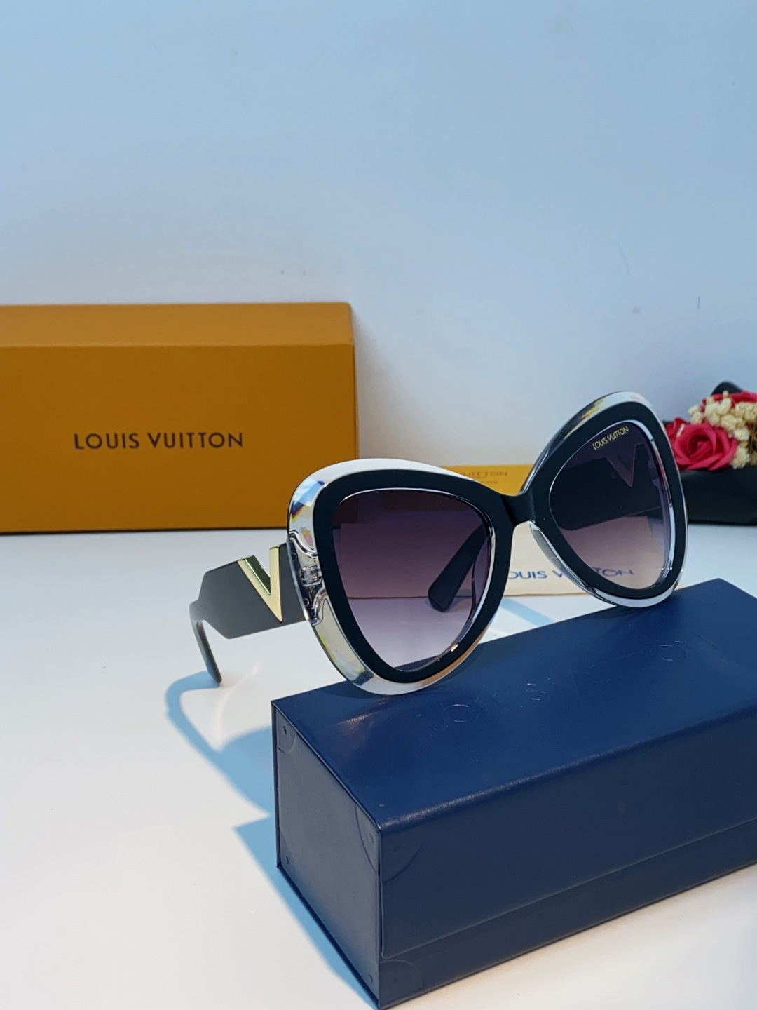 LOUIS VUITTON 路易威登 欧美复古大框蝶形缺口爱心太阳眼镜男女圆脸显瘦嘻哈蹦迪朋克墨镜 女士