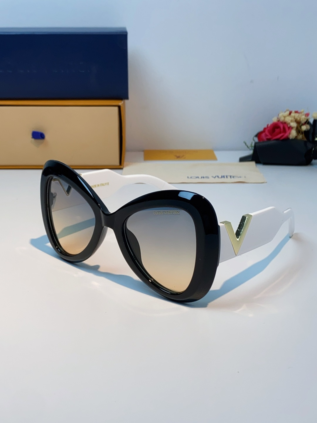 🉐️140 LOUIS VUITTON 路易威登 欧美复古大框蝶形缺口爱心太阳眼镜男女圆脸显瘦嘻哈蹦迪朋克墨镜 女士墨镜