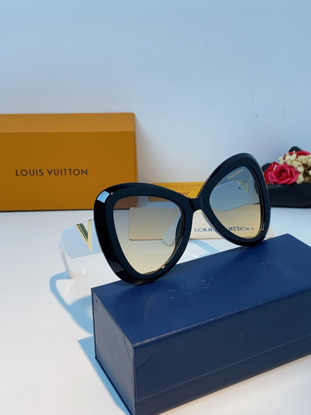 LOUIS VUITTON 路易威登 欧美复古大框蝶形缺口爱心太阳眼镜男女圆脸显瘦嘻哈蹦迪朋克墨镜 女士