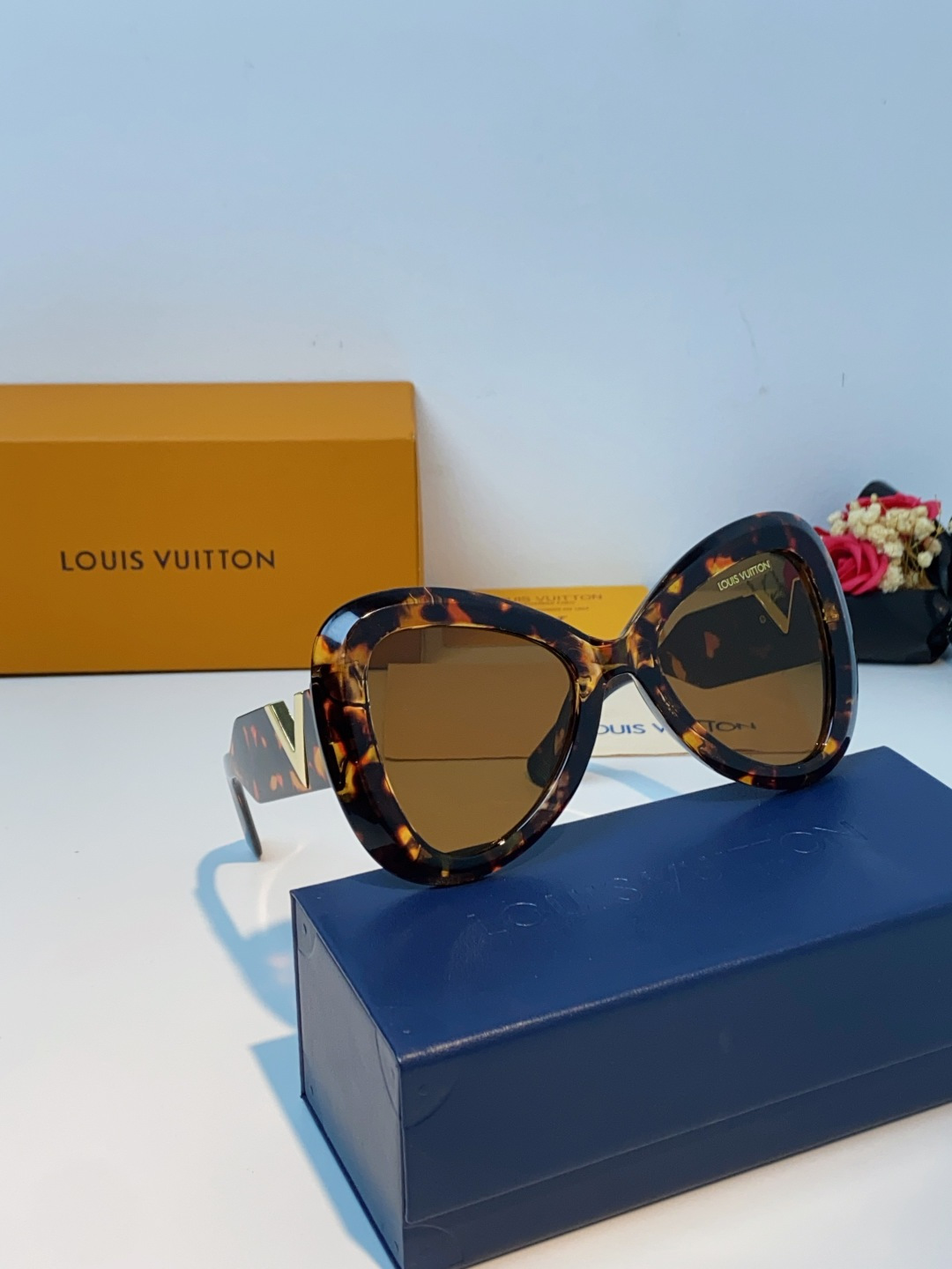 LOUIS VUITTON 路易威登 欧美复古大框蝶形缺口爱心太阳眼镜男女圆脸显瘦嘻哈蹦迪朋克墨镜 女士