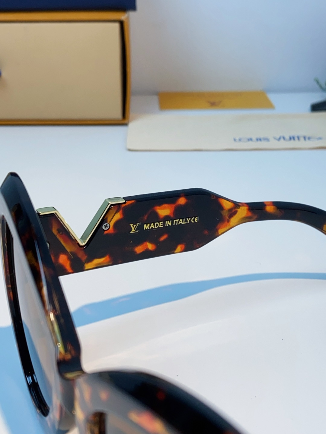 LOUIS VUITTON 路易威登 欧美复古大框蝶形缺口爱心太阳眼镜男女圆脸显瘦嘻哈蹦迪朋克墨镜 女士