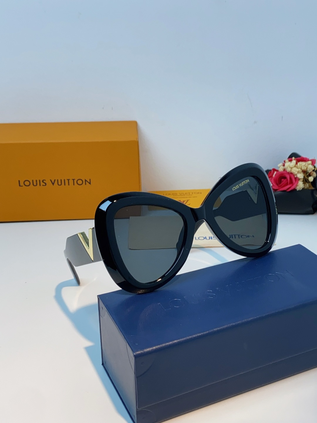 LOUIS VUITTON 路易威登 欧美复古大框蝶形缺口爱心太阳眼镜男女圆脸显瘦嘻哈蹦迪朋克墨镜 女士