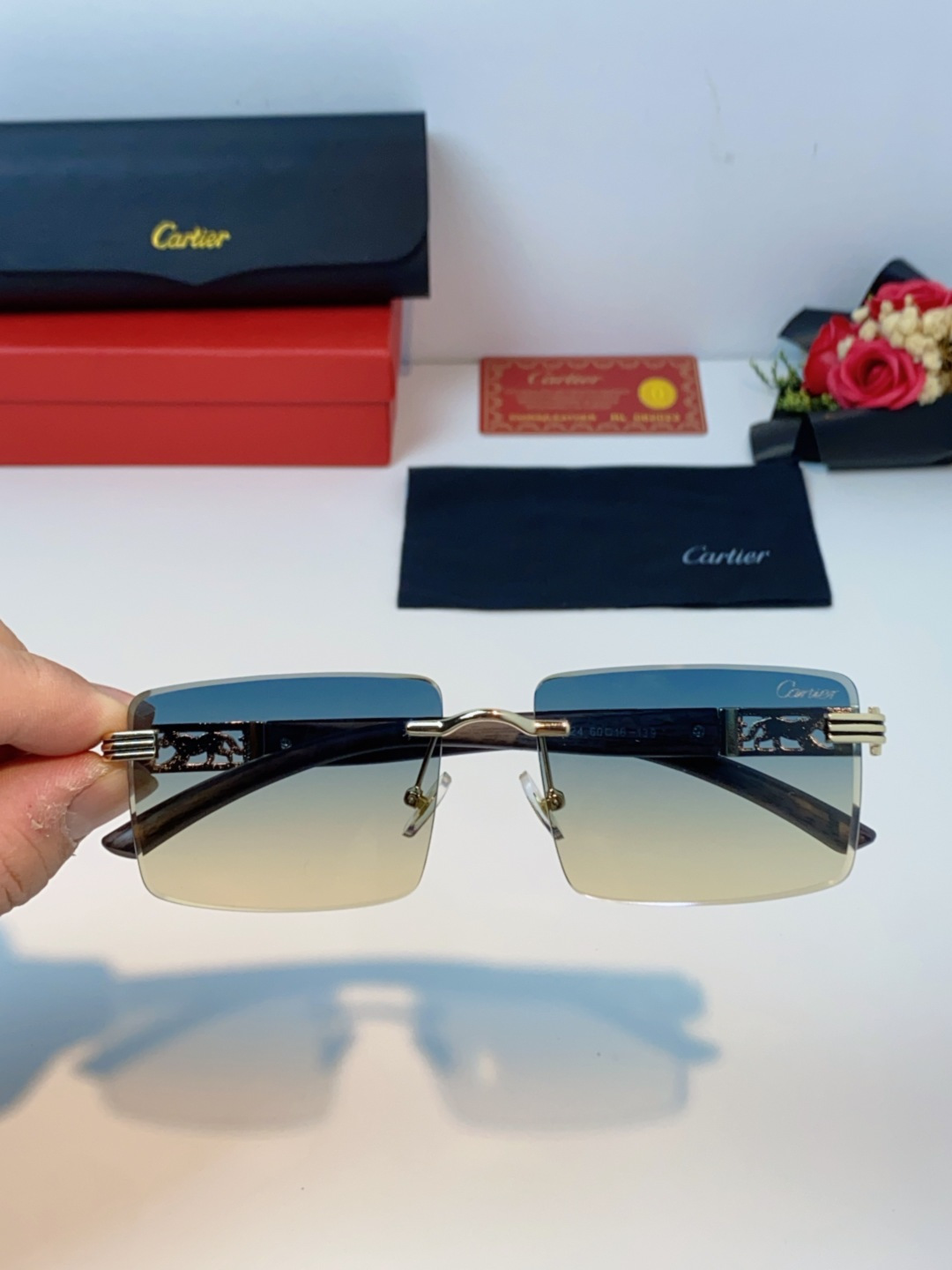Cartier卡地亚 2025新款欧美明星复古潮流方形无框切边墨镜男女潮网红个性糖果色太阳眼镜