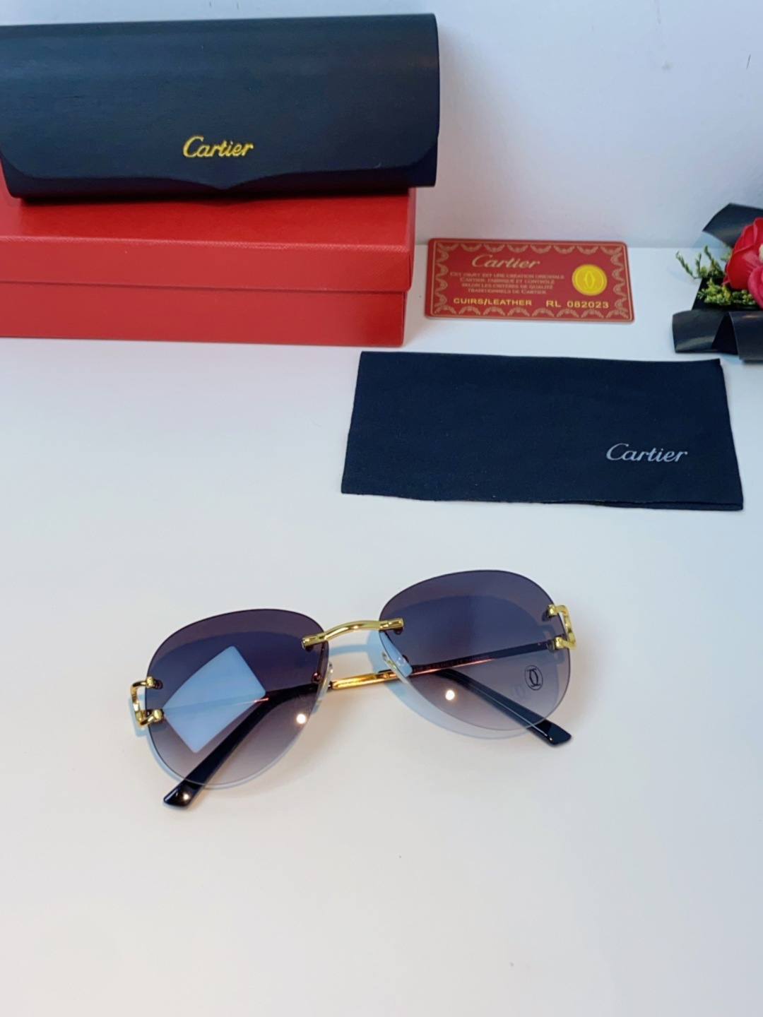 Cartier卡地亚 2025新款王安宇同款百搭椭圆形老钱风无框墨镜男潮高级感无边框太阳眼镜男女通用