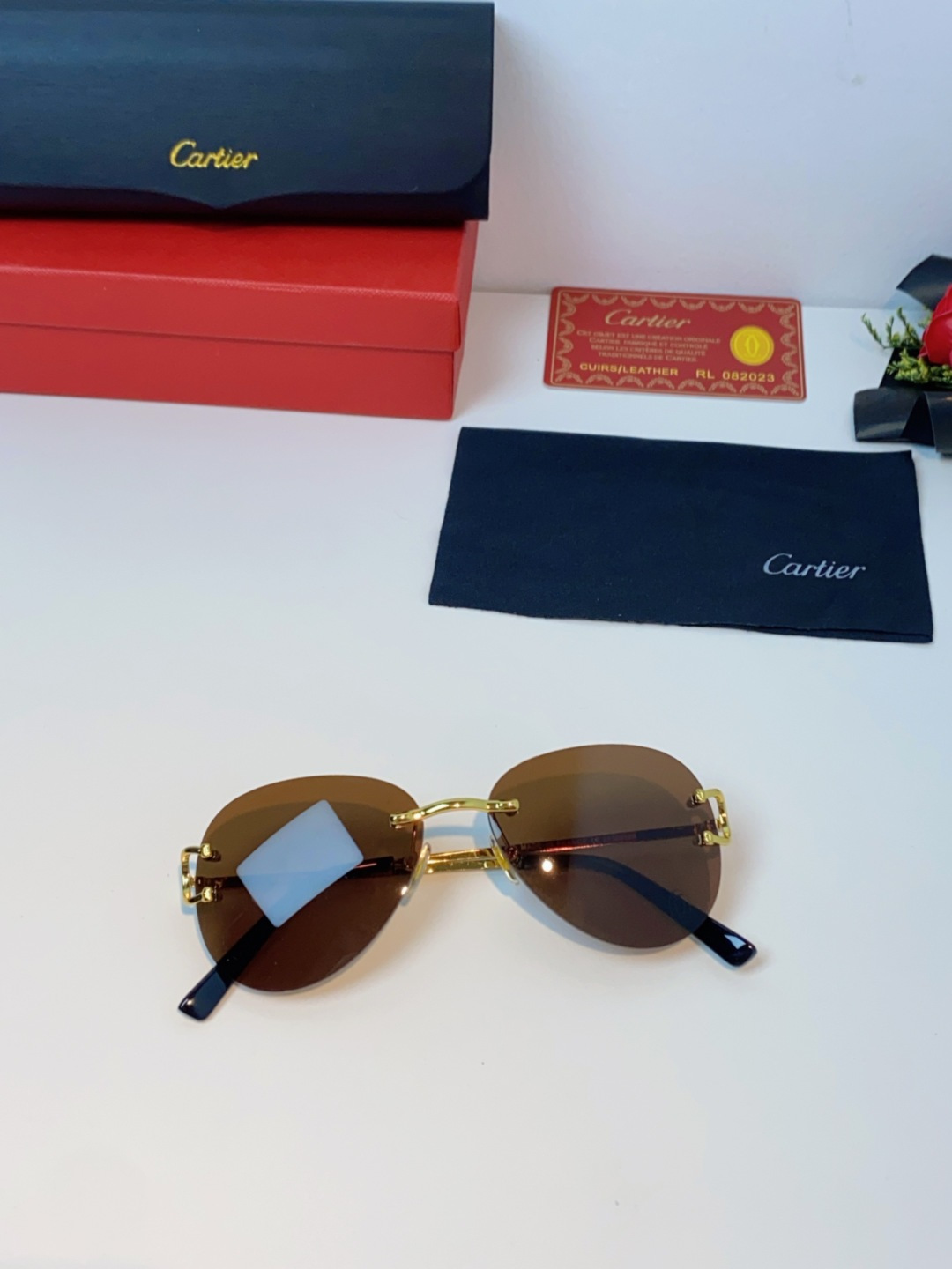 Cartier卡地亚 2025新款王安宇同款百搭椭圆形老钱风无框墨镜男潮高级感无边框太阳眼镜男女通用