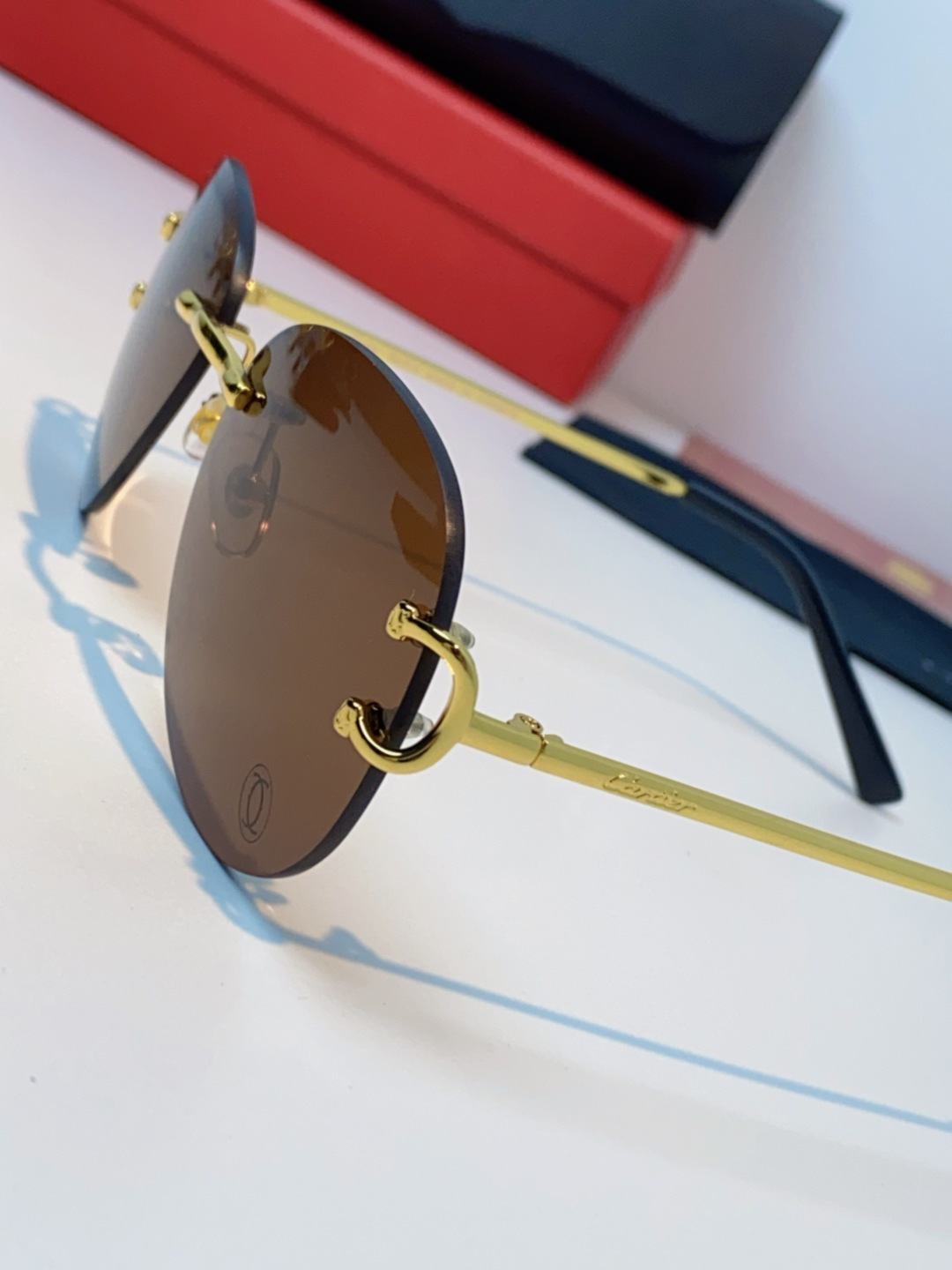 Cartier卡地亚 2025新款王安宇同款百搭椭圆形老钱风无框墨镜男潮高级感无边框太阳眼镜男女通用