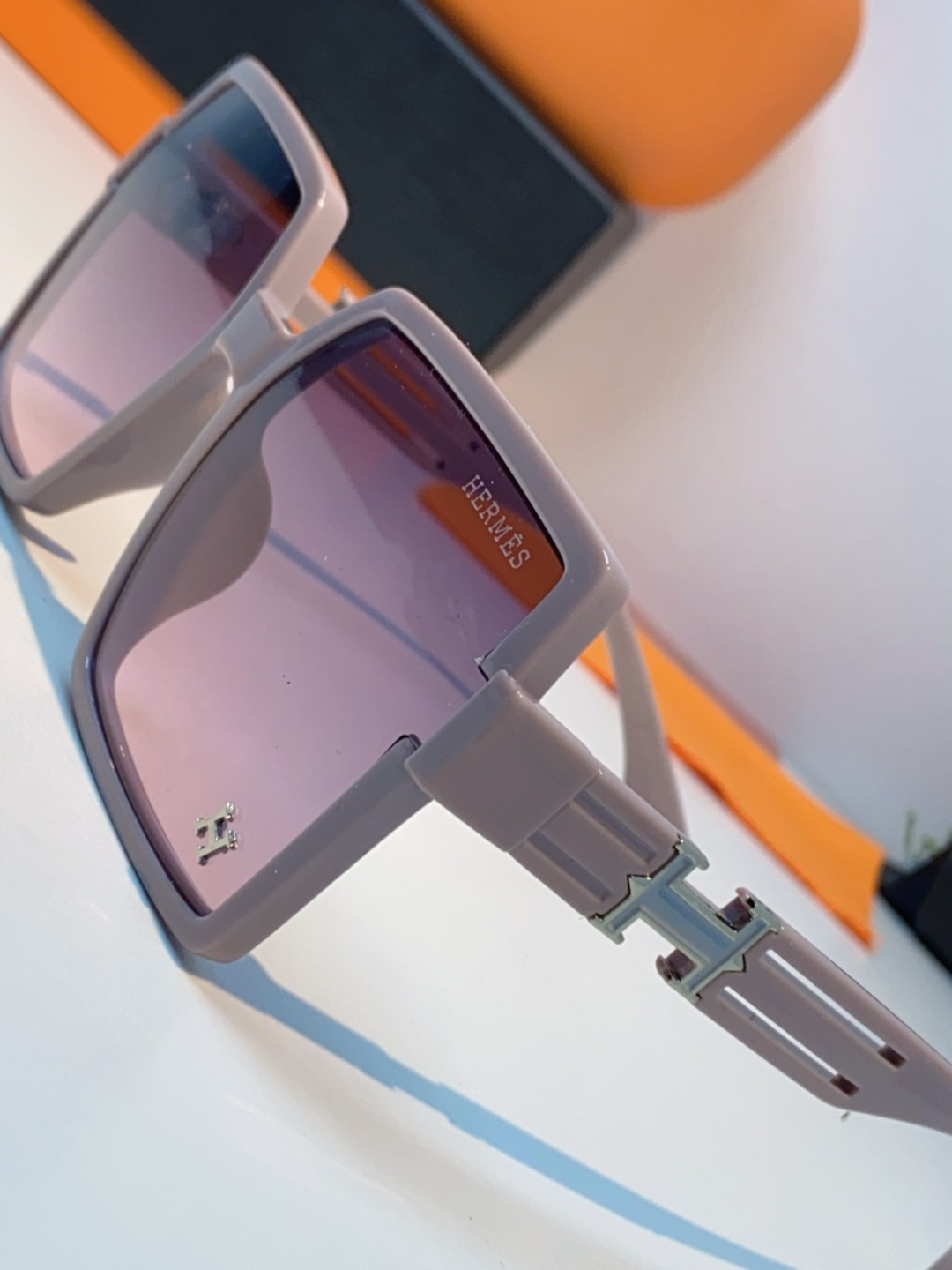 Hermes爱马仕 2025春夏新品韩版大框方形墨镜女高级感个性宽腿太阳镜男士遮阳镜