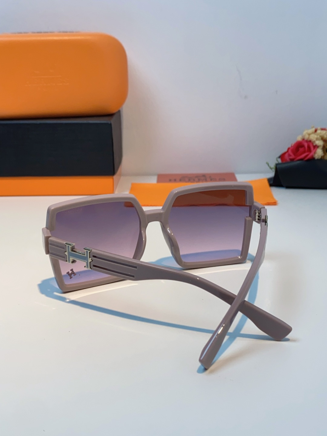 Hermes爱马仕 2025春夏新品韩版大框方形墨镜女高级感个性宽腿太阳镜男士遮阳镜