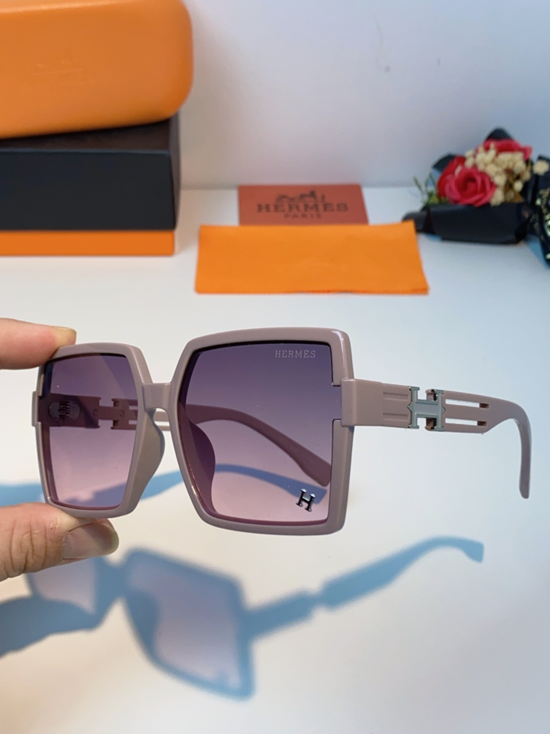 Hermes爱马仕 2025春夏新品韩版大框方形墨镜女高级感个性宽腿太阳镜男士遮阳镜