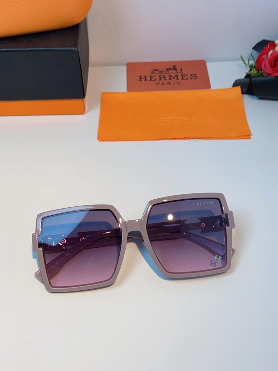 Hermes爱马仕 2025春夏新品韩版大框方形墨镜女高级感个性宽腿太阳镜男士遮阳镜