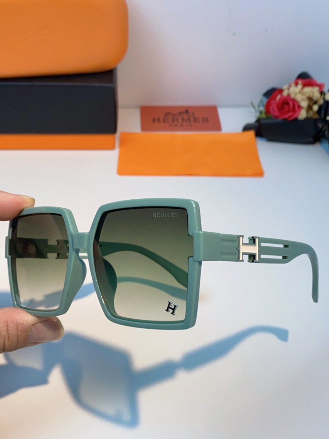 Hermes爱马仕 2025春夏新品韩版大框方形墨镜女高级感个性宽腿太阳镜男士遮阳镜