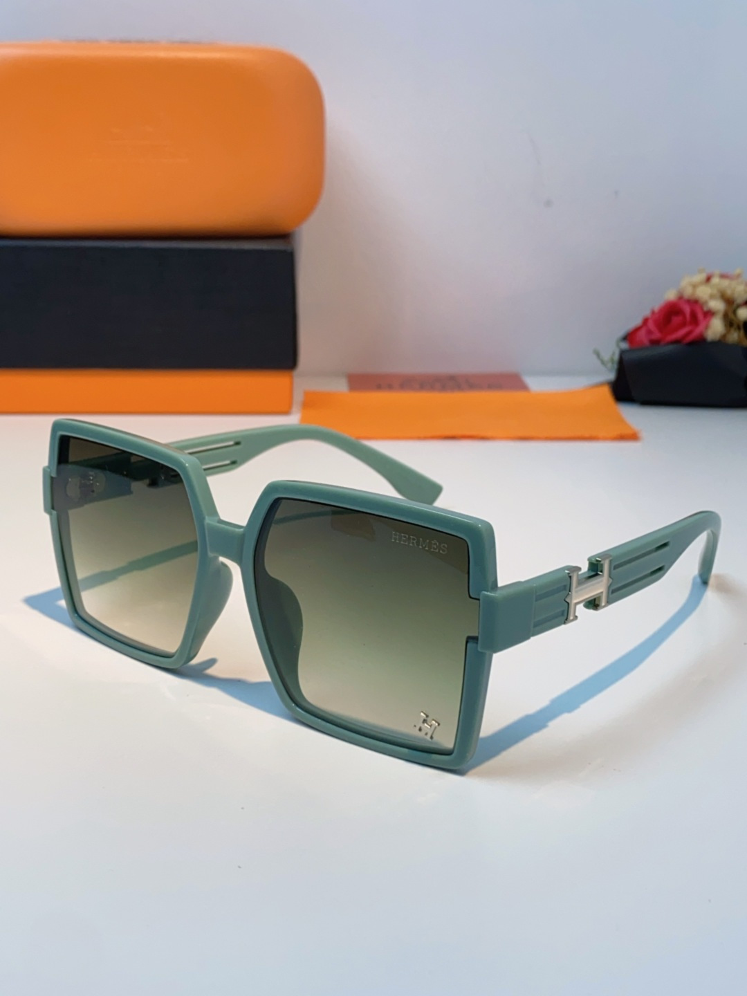 Hermes爱马仕 2025春夏新品韩版大框方形墨镜女高级感个性宽腿太阳镜男士遮阳镜