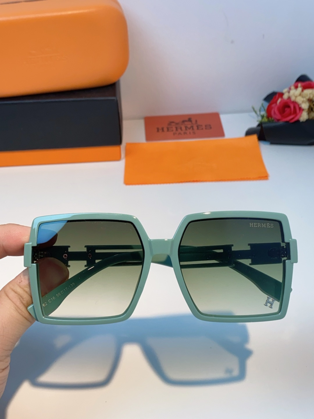 Hermes爱马仕 2025春夏新品韩版大框方形墨镜女高级感个性宽腿太阳镜男士遮阳镜
