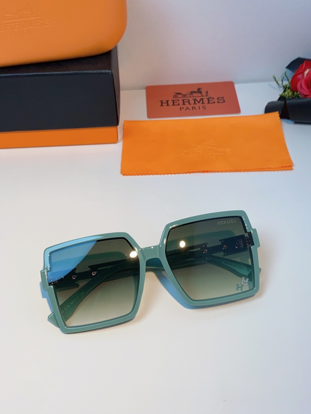 Hermes爱马仕 2025春夏新品韩版大框方形墨镜女高级感个性宽腿太阳镜男士遮阳镜