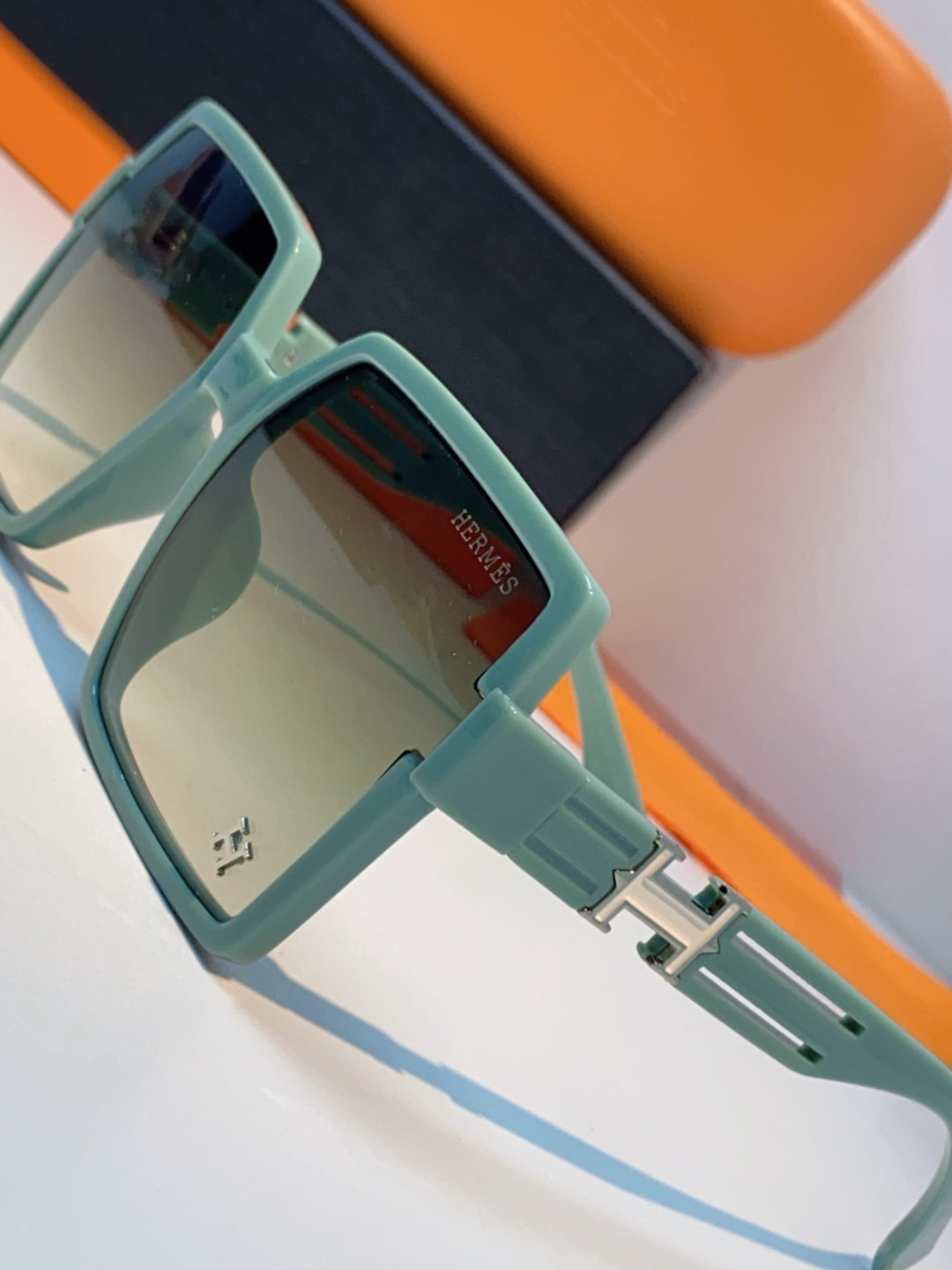 Hermes爱马仕 2025春夏新品韩版大框方形墨镜女高级感个性宽腿太阳镜男士遮阳镜