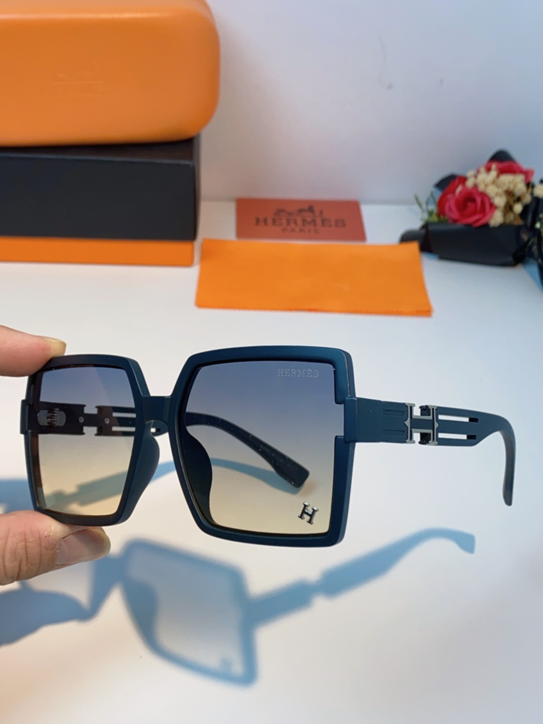 Hermes爱马仕 2025春夏新品韩版大框方形墨镜女高级感个性宽腿太阳镜男士遮阳镜