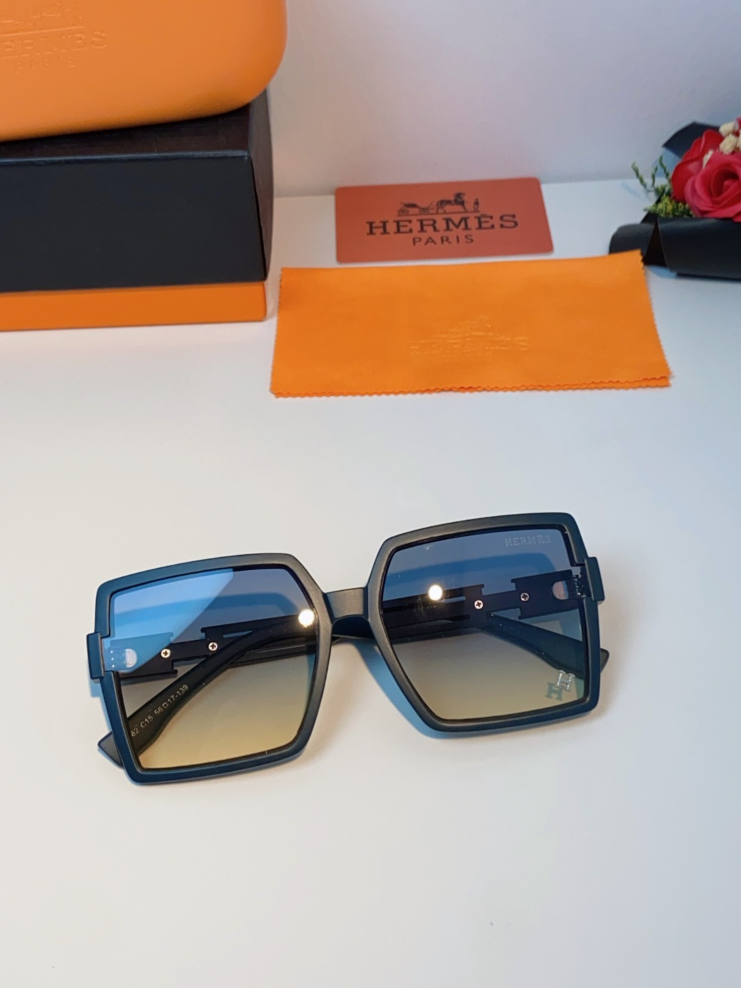 Hermes爱马仕 2025春夏新品韩版大框方形墨镜女高级感个性宽腿太阳镜男士遮阳镜