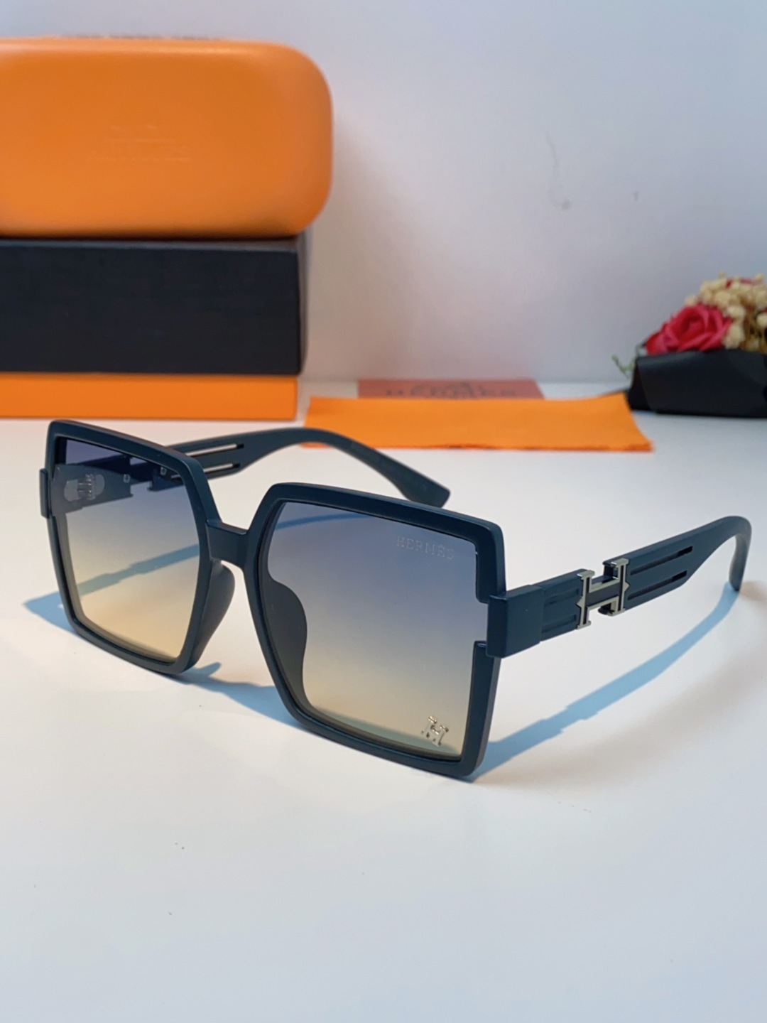 Hermes爱马仕 2025春夏新品韩版大框方形墨镜女高级感个性宽腿太阳镜男士遮阳镜