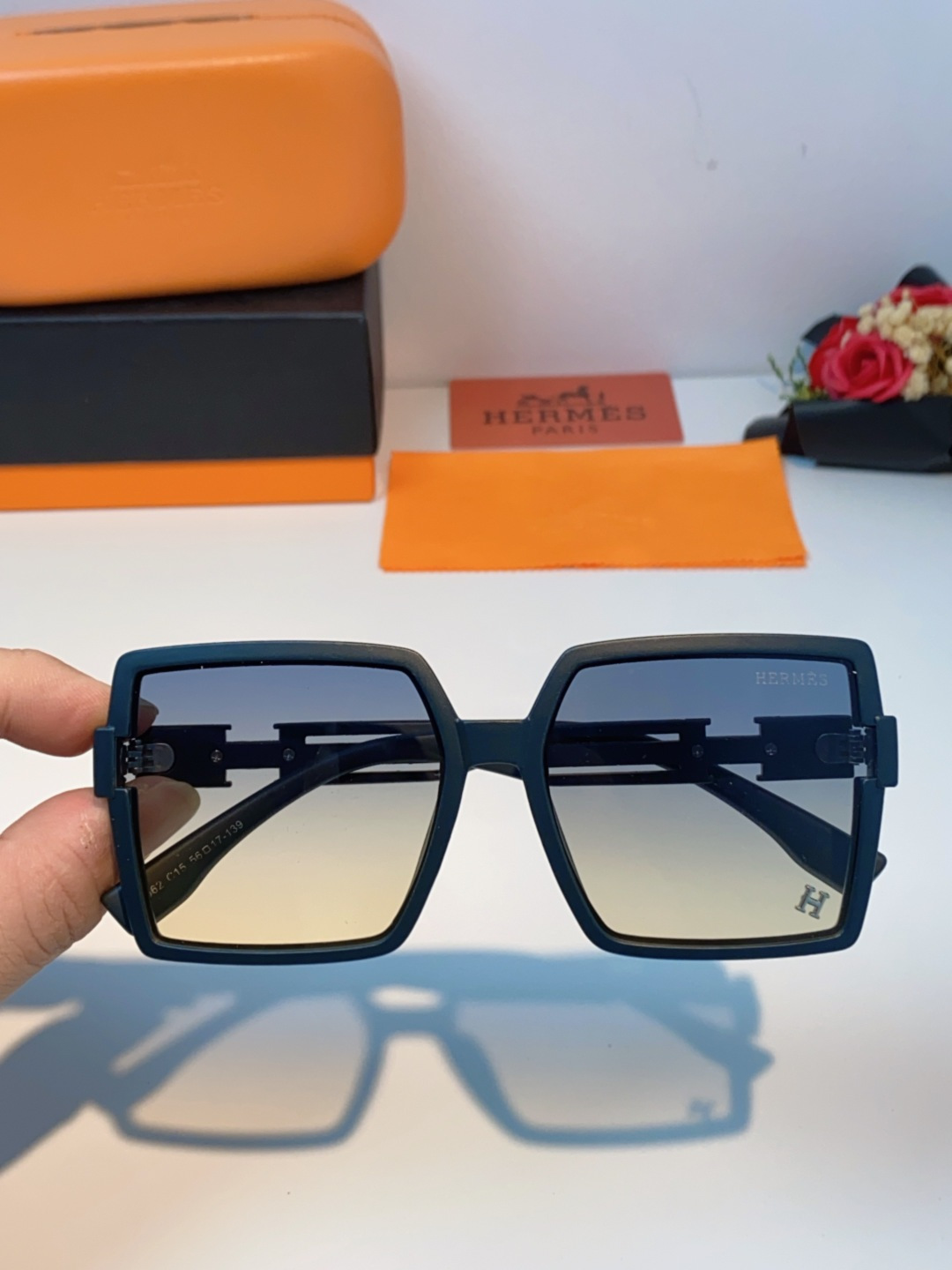 Hermes爱马仕 2025春夏新品韩版大框方形墨镜女高级感个性宽腿太阳镜男士遮阳镜