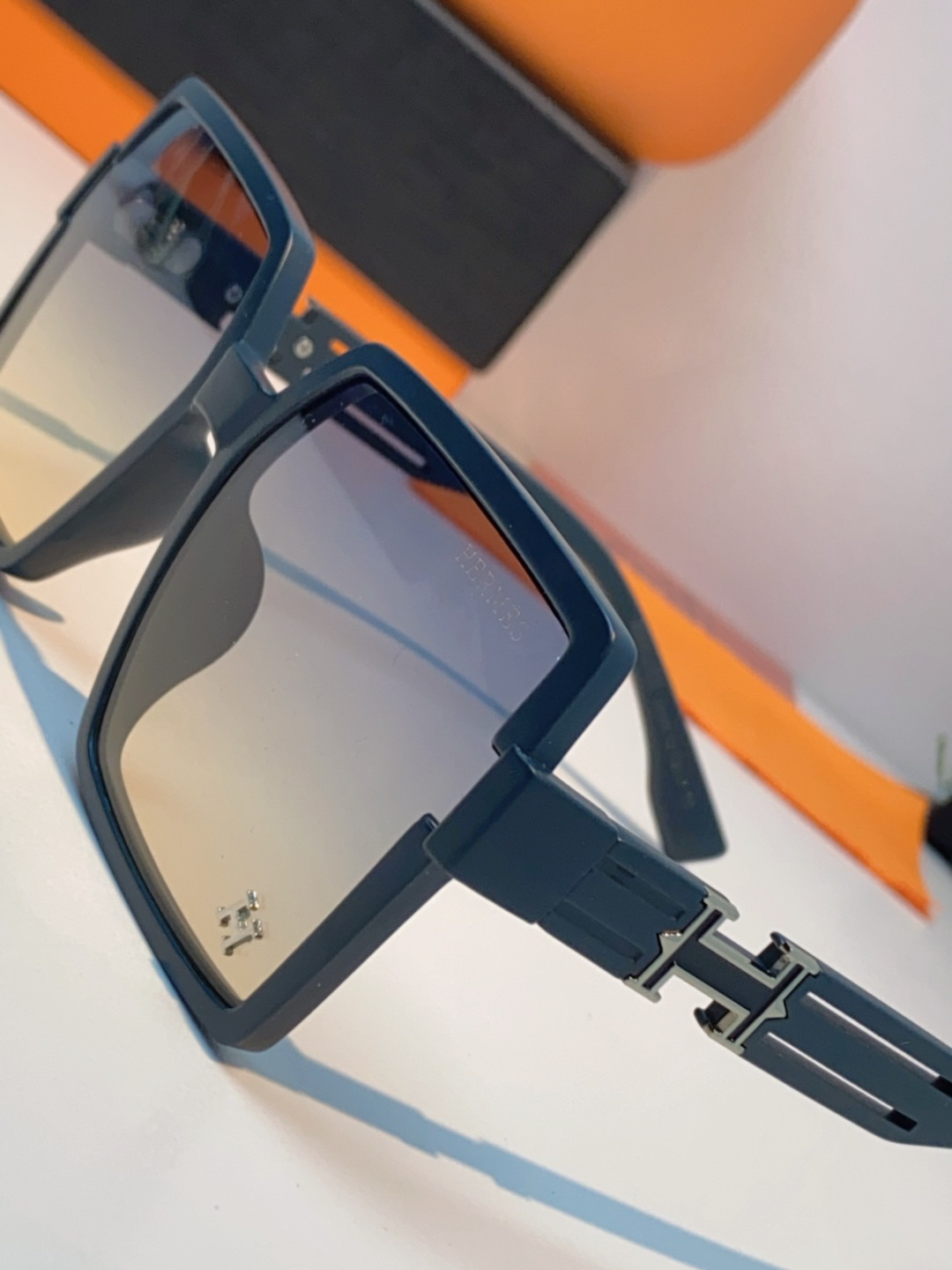 Hermes爱马仕 2025春夏新品韩版大框方形墨镜女高级感个性宽腿太阳镜男士遮阳镜