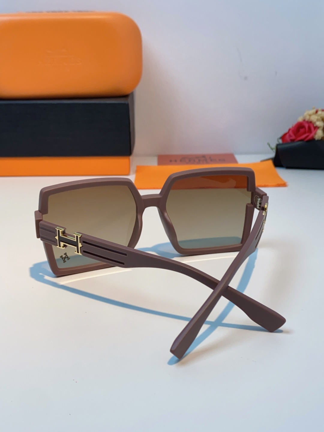 Hermes爱马仕 2025春夏新品韩版大框方形墨镜女高级感个性宽腿太阳镜男士遮阳镜