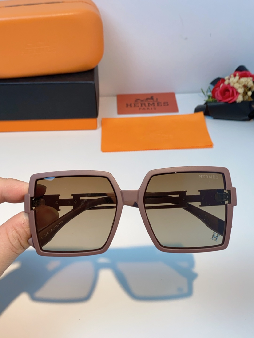 Hermes爱马仕 2025春夏新品韩版大框方形墨镜女高级感个性宽腿太阳镜男士遮阳镜