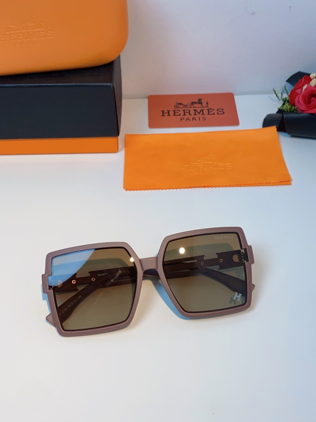 Hermes爱马仕 2025春夏新品韩版大框方形墨镜女高级感个性宽腿太阳镜男士遮阳镜