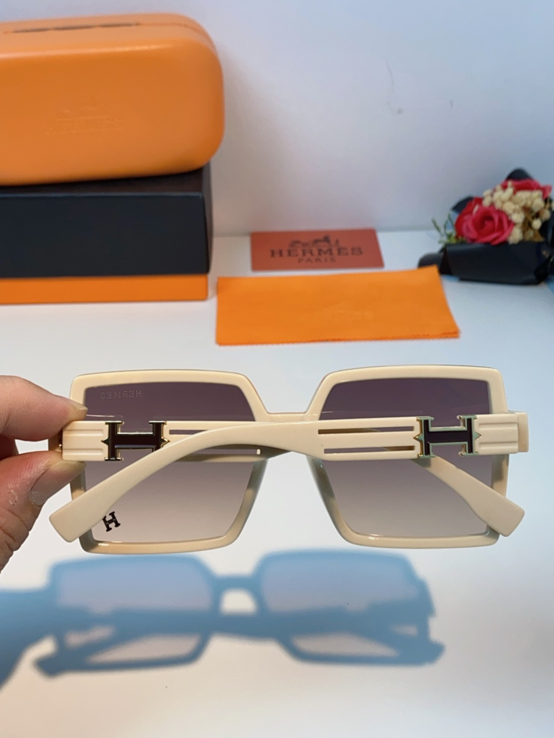 Hermes爱马仕 2025春夏新品韩版大框方形墨镜女高级感个性宽腿太阳镜男士遮阳镜