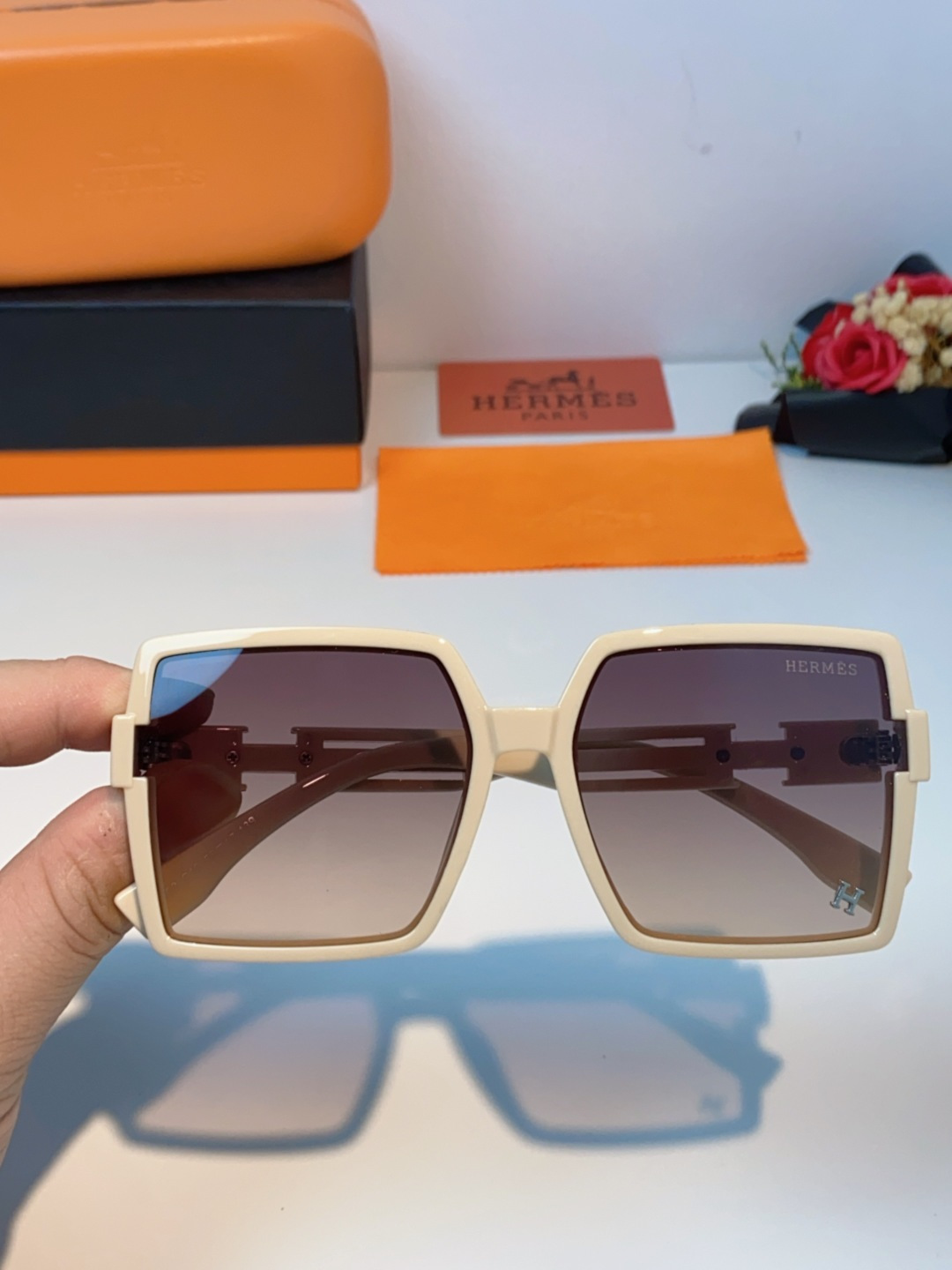 Hermes爱马仕 2025春夏新品韩版大框方形墨镜女高级感个性宽腿太阳镜男士遮阳镜