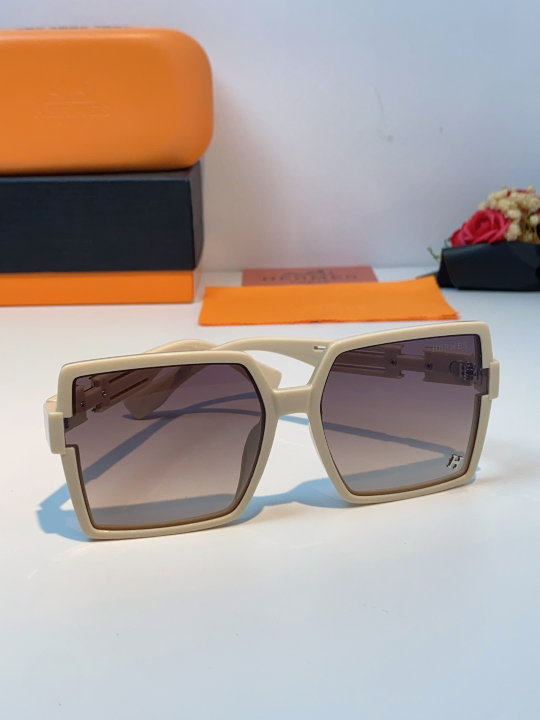 Hermes爱马仕 2025春夏新品韩版大框方形墨镜女高级感个性宽腿太阳镜男士遮阳镜