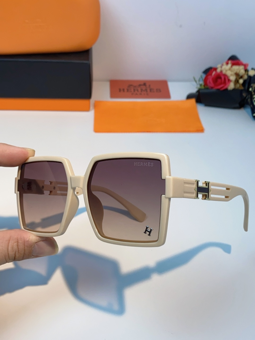 Hermes爱马仕 2025春夏新品韩版大框方形墨镜女高级感个性宽腿太阳镜男士遮阳镜